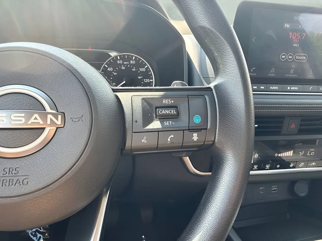 Used 2023  Nissan SV image 16