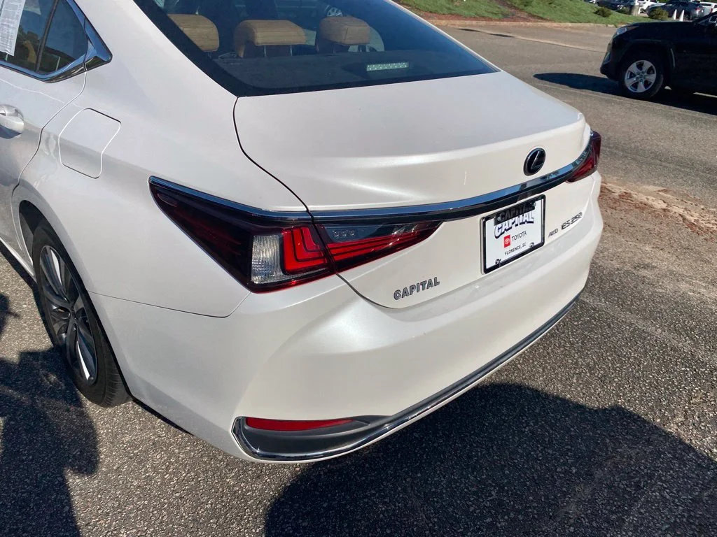 Used 2021 White Lexus 250 image 10
