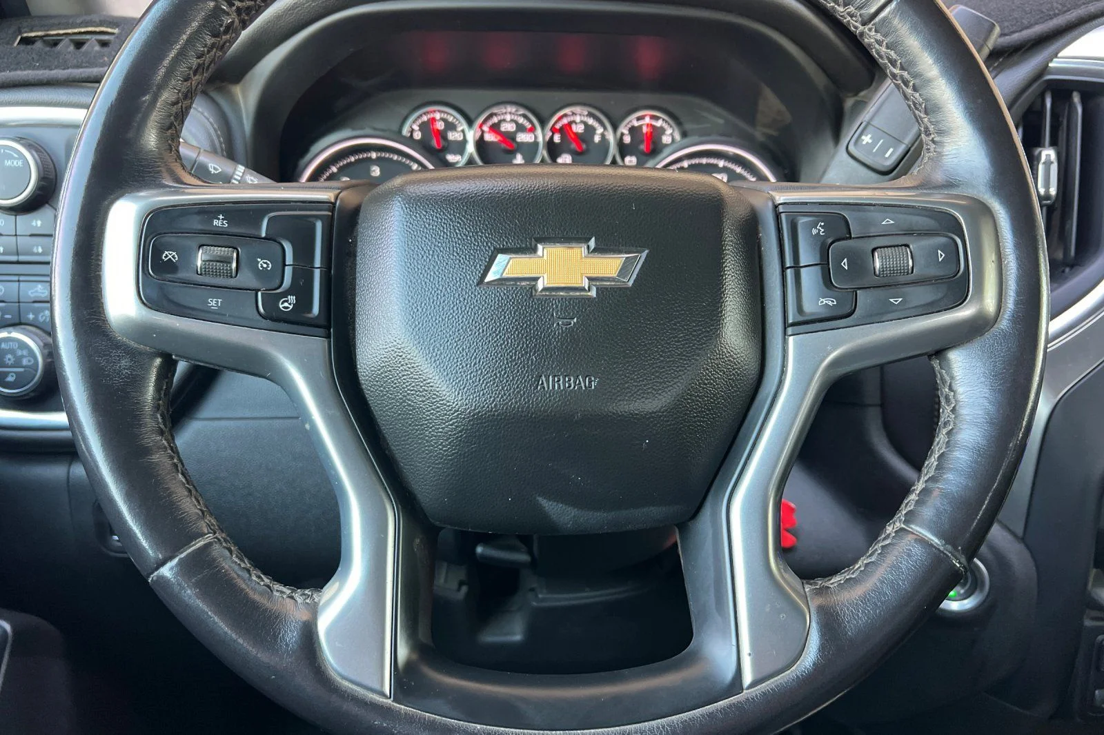 Used 2022 Green Chevrolet LTZ image 22