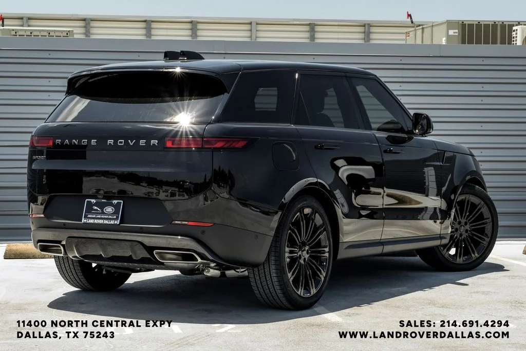 New 2026 Santorini Black Metallic Land Rover SE image 6
