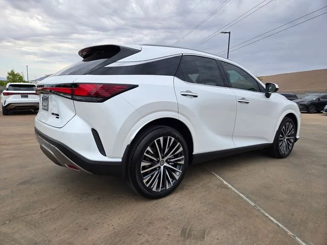 New 2026 Eminent White Pearl Lexus PREMIUM PLUS image 3