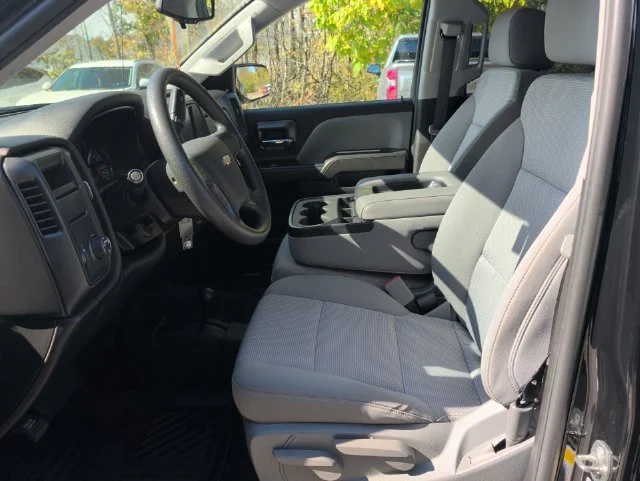 Used 2018 Black Chevrolet Custom image 26