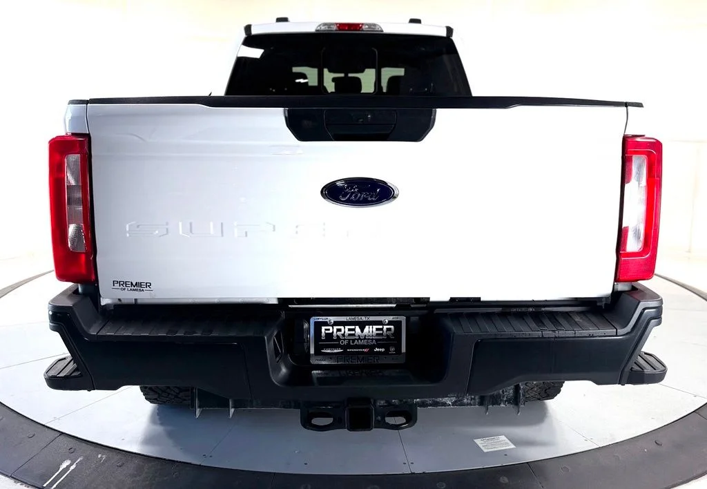 Used 2025 White Ford XL image 5