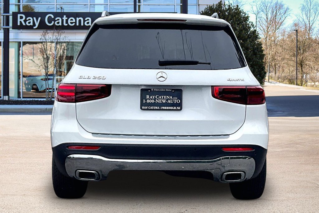 New 2026 Polar White Mercedes-Benz GLB 250 image 18