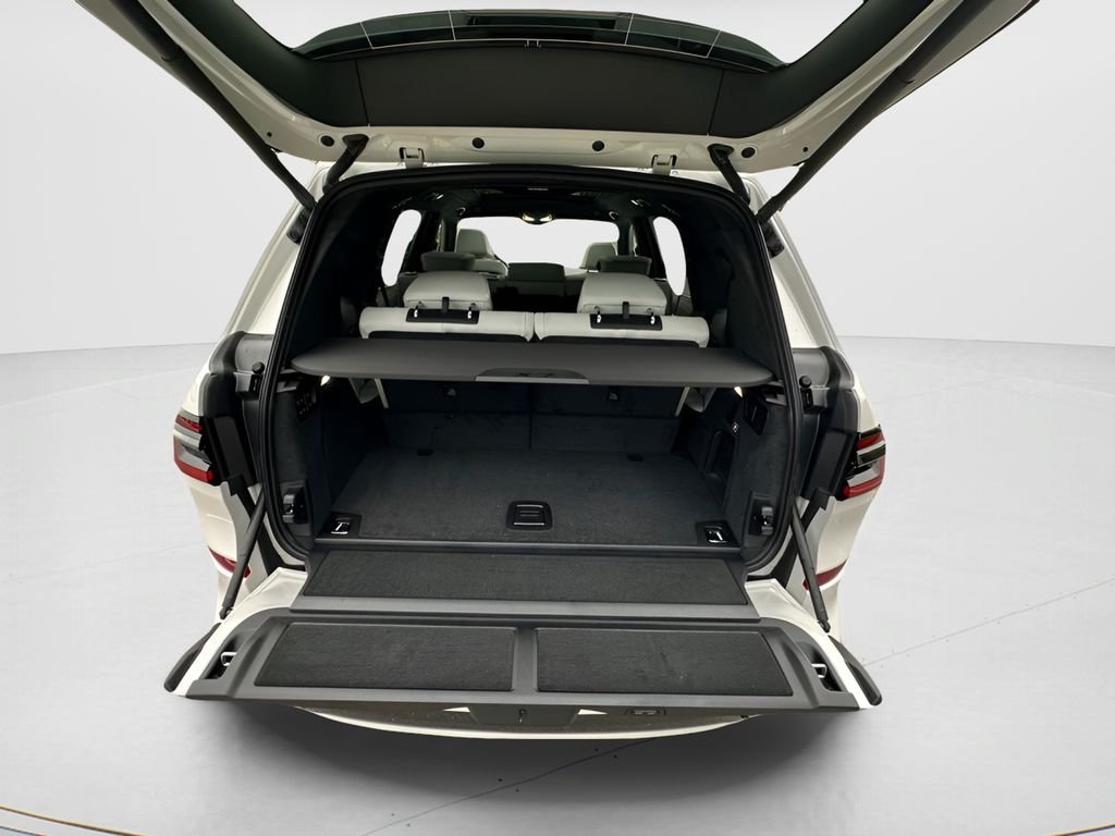 New 2027 Mineral White Metallic BMW xDrive40i image 23