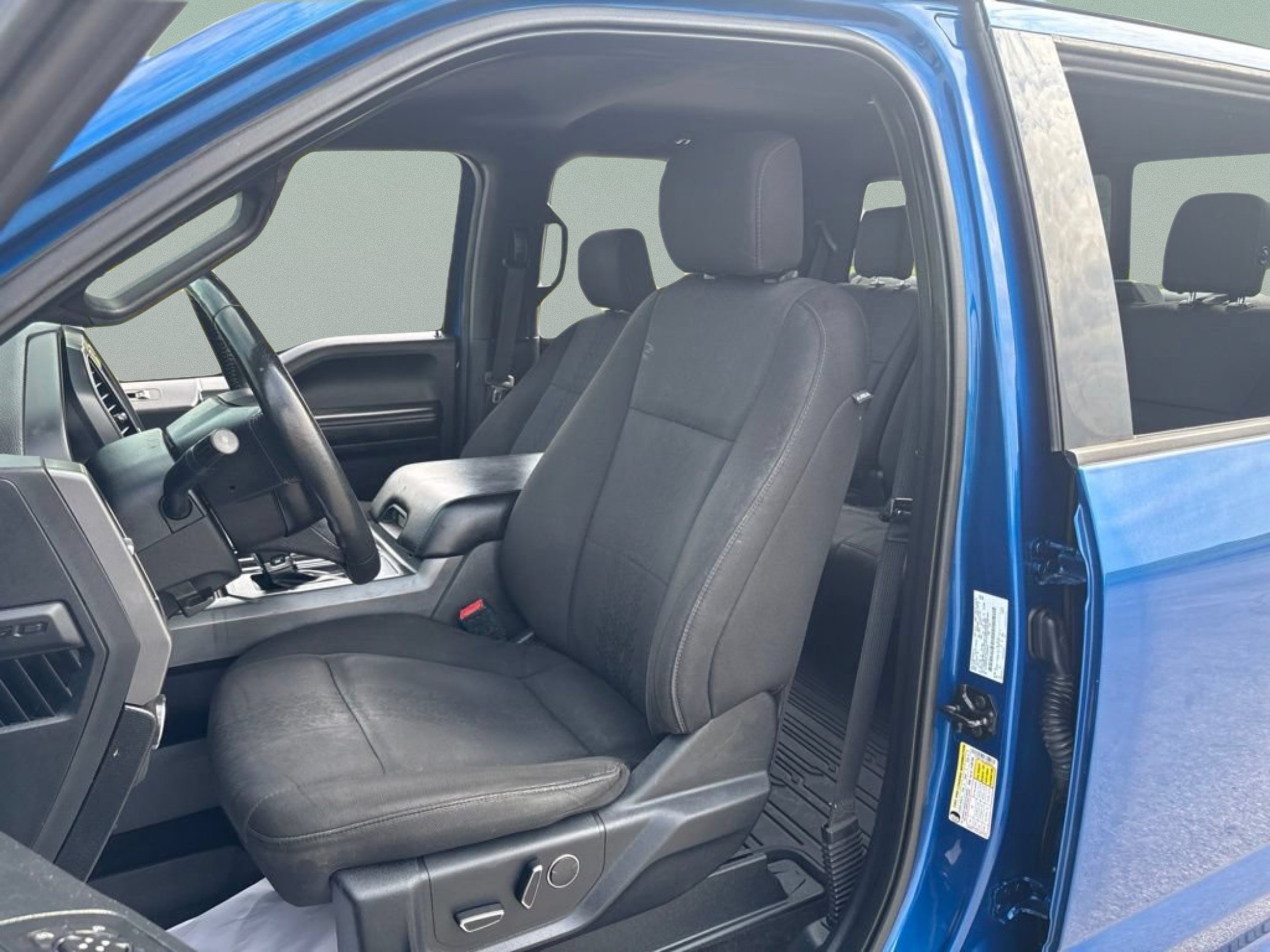 Used 2018 Lightning Blue Ford XLT image 24