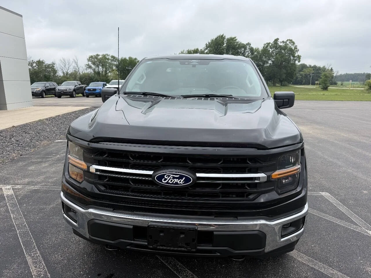 New 2026 Agate Black Metallic Ford XLT image 2
