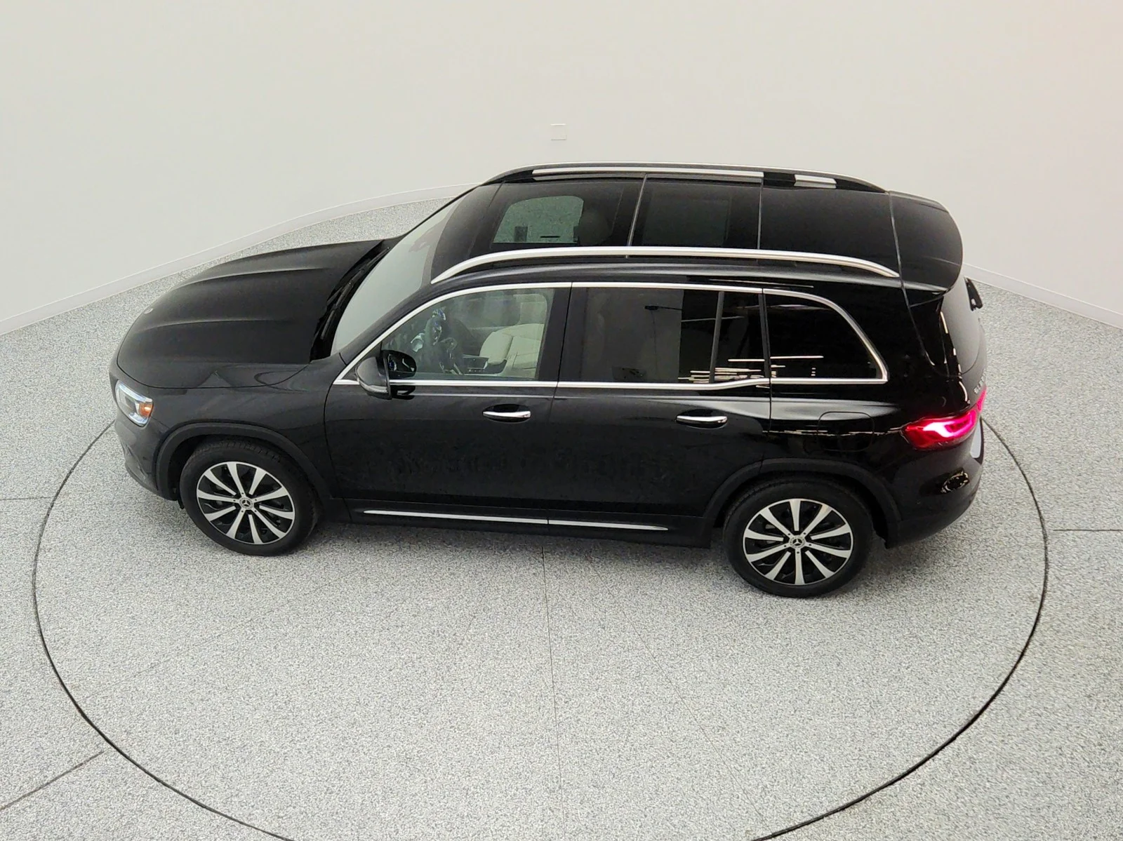 Used 2023 Night Black Mercedes-Benz GLB 250 SUV image 30
