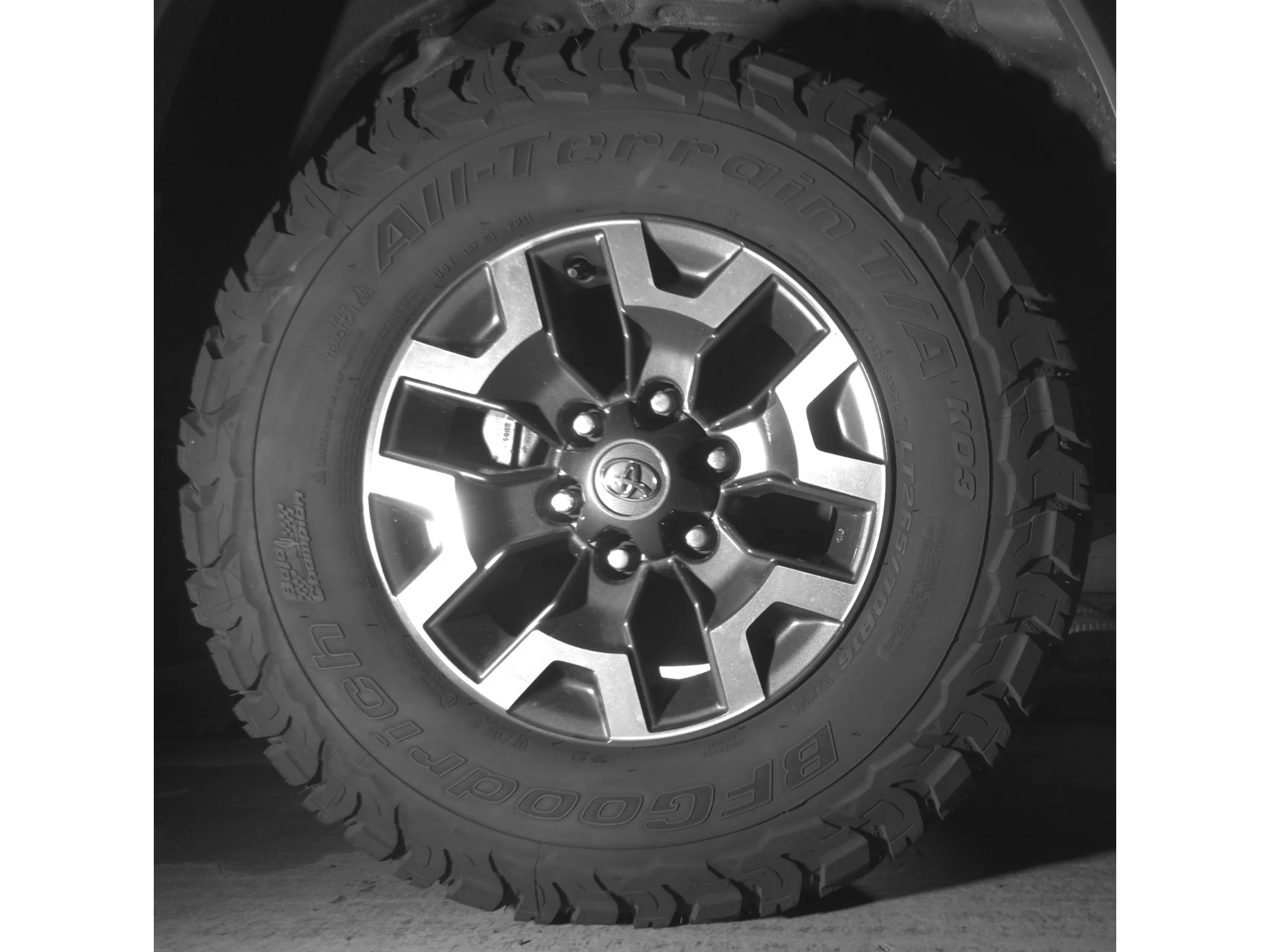 Used 2022 white Toyota TRD Off Road image 10