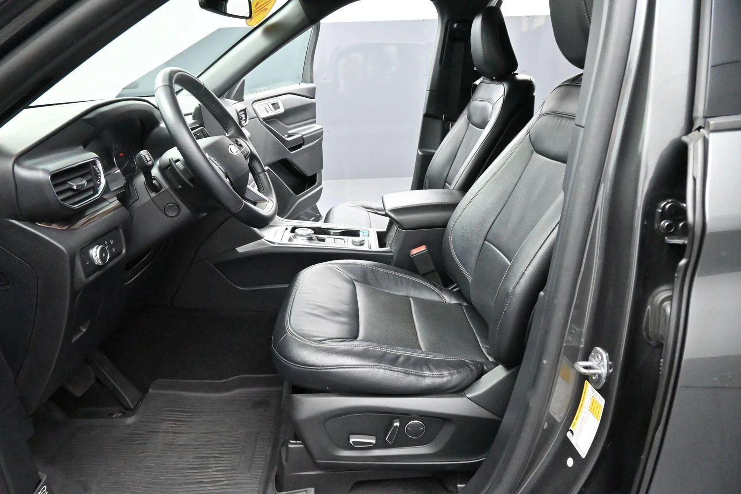Used 2020 Magnetic Ford Limited image 15