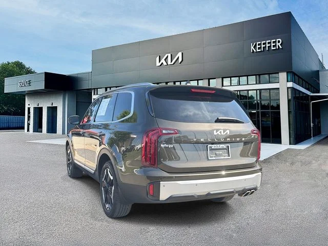 Certified Used 2024 Green Kia S image 6