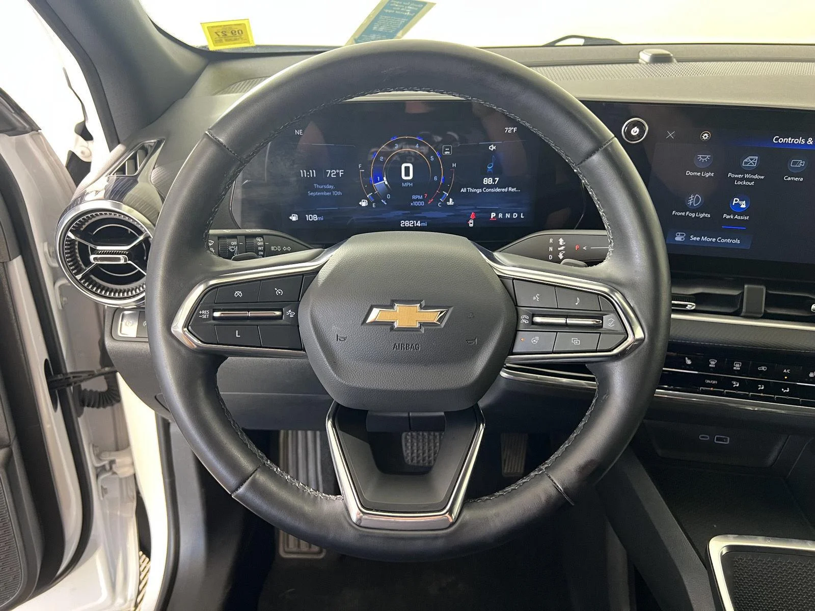 Used 2025 Summit White Chevrolet LT image 8