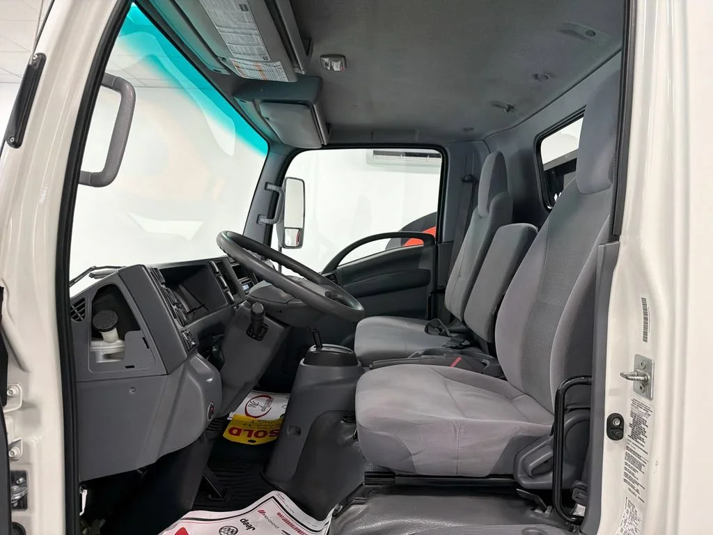 Used 2021 ARC WHITE Chevrolet BASE image 9