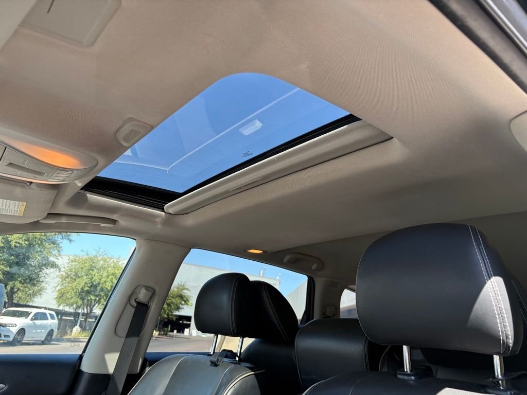 Used 2019 Black INFINITI LUXE image 8