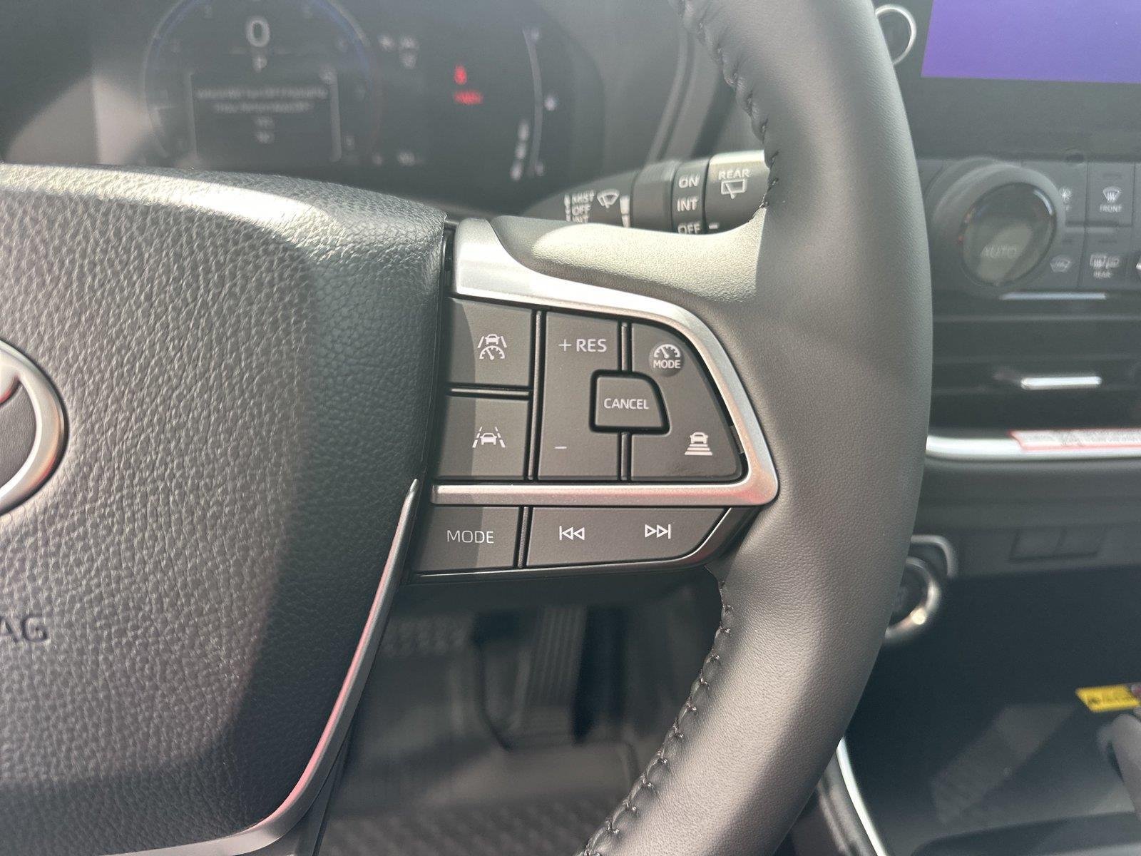 New 2026 Wind Chill Pearl <sup>1</sup> Toyota  XLE image 12