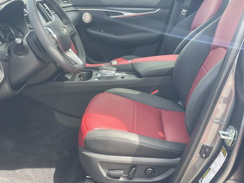Used 2025 Gray INFINITI SPORT image 15