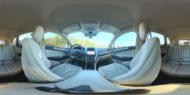 Used 2019 White Platinum Clearcoat Metallic Lincoln Select image 32