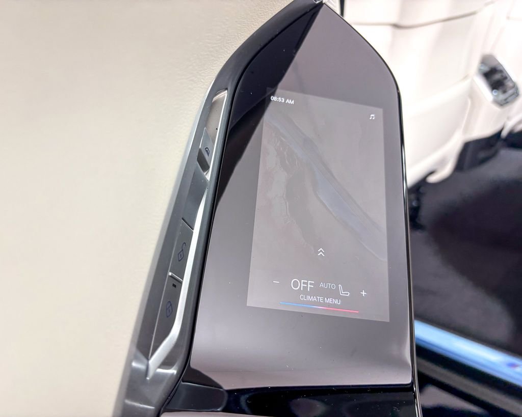 2025 BMW 7 Series 750e - Photo 28