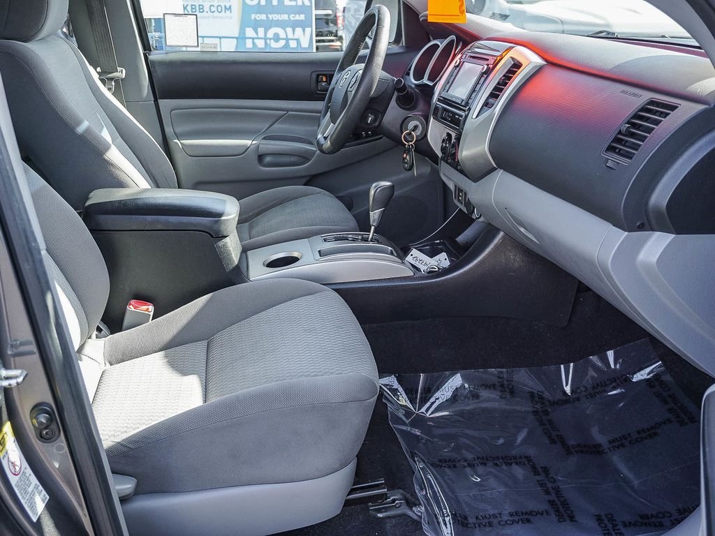 Used 2014 Gray Toyota PreRunner image 12