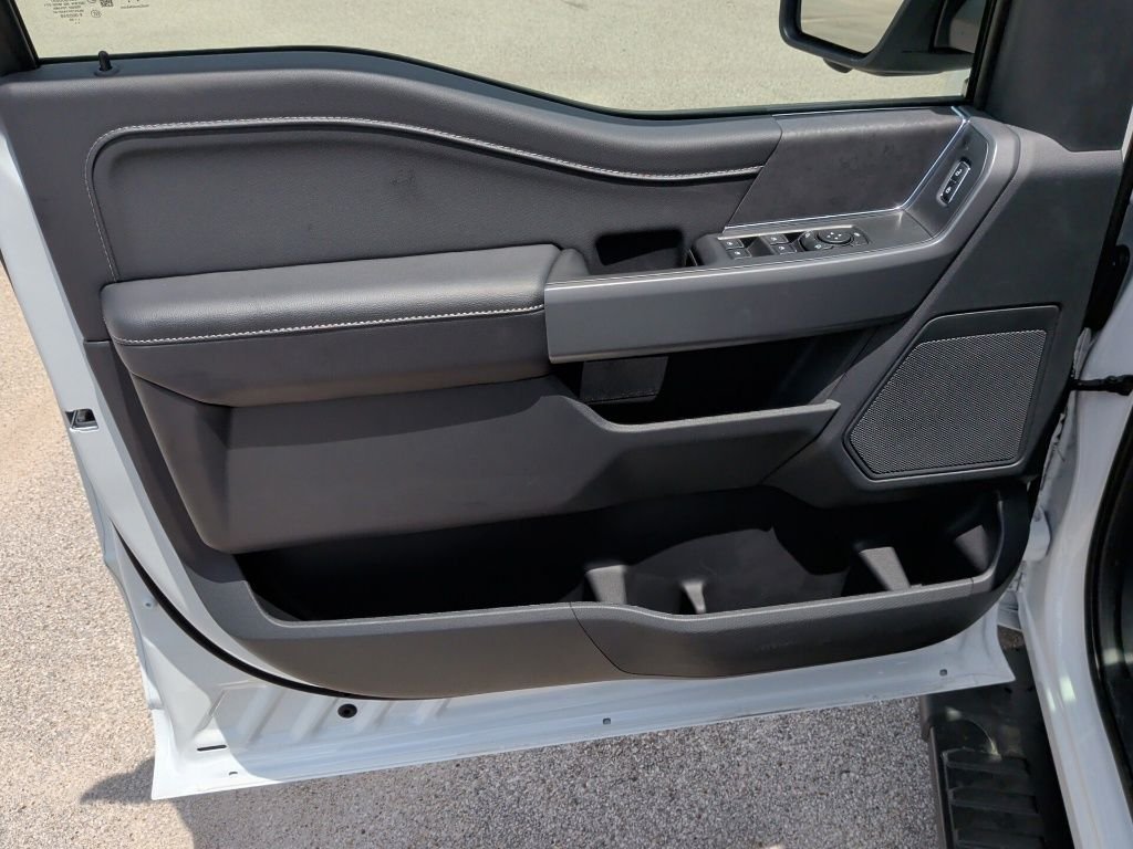 New 2026 Oxford White Ford XLT image 10