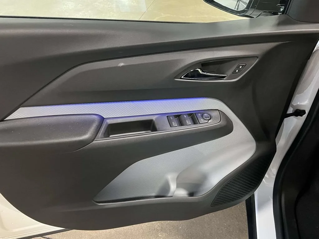 2027 Chevrolet Bolt RS - Photo 12