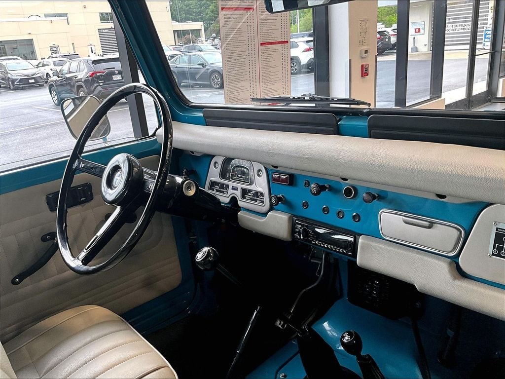 Used 1980 Blue Toyota  image 14