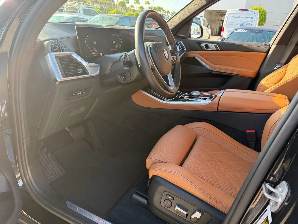 Used 2024 Black Sapphire Metallic BMW xDrive40i image 11