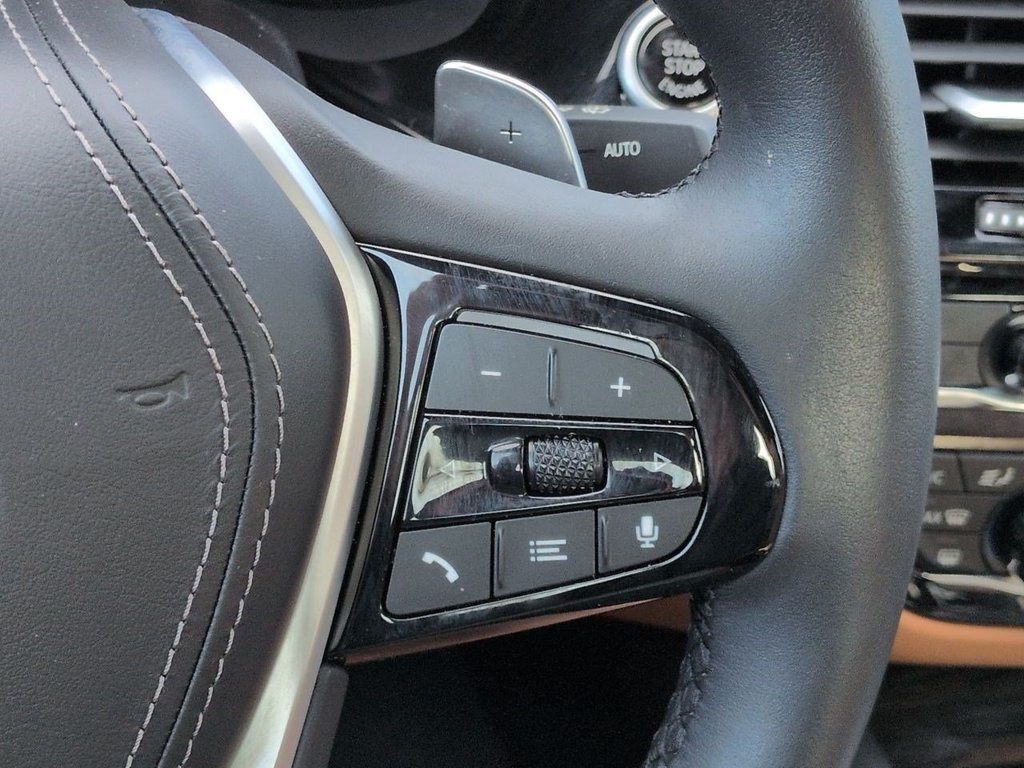 Used 2023 Black Sapphire Metallic BMW 540i xDrive image 27