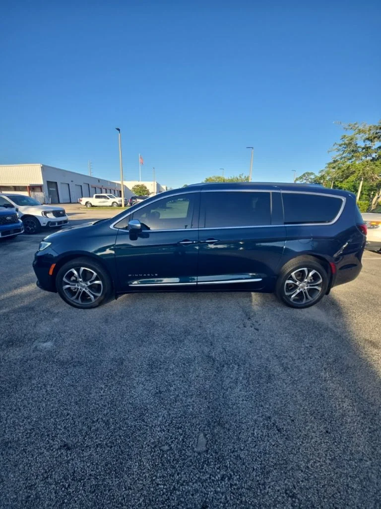 Used 2023 Blue Chrysler Pinnacle image 3