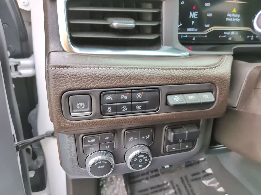 Used 2024 White GMC Denali image 21