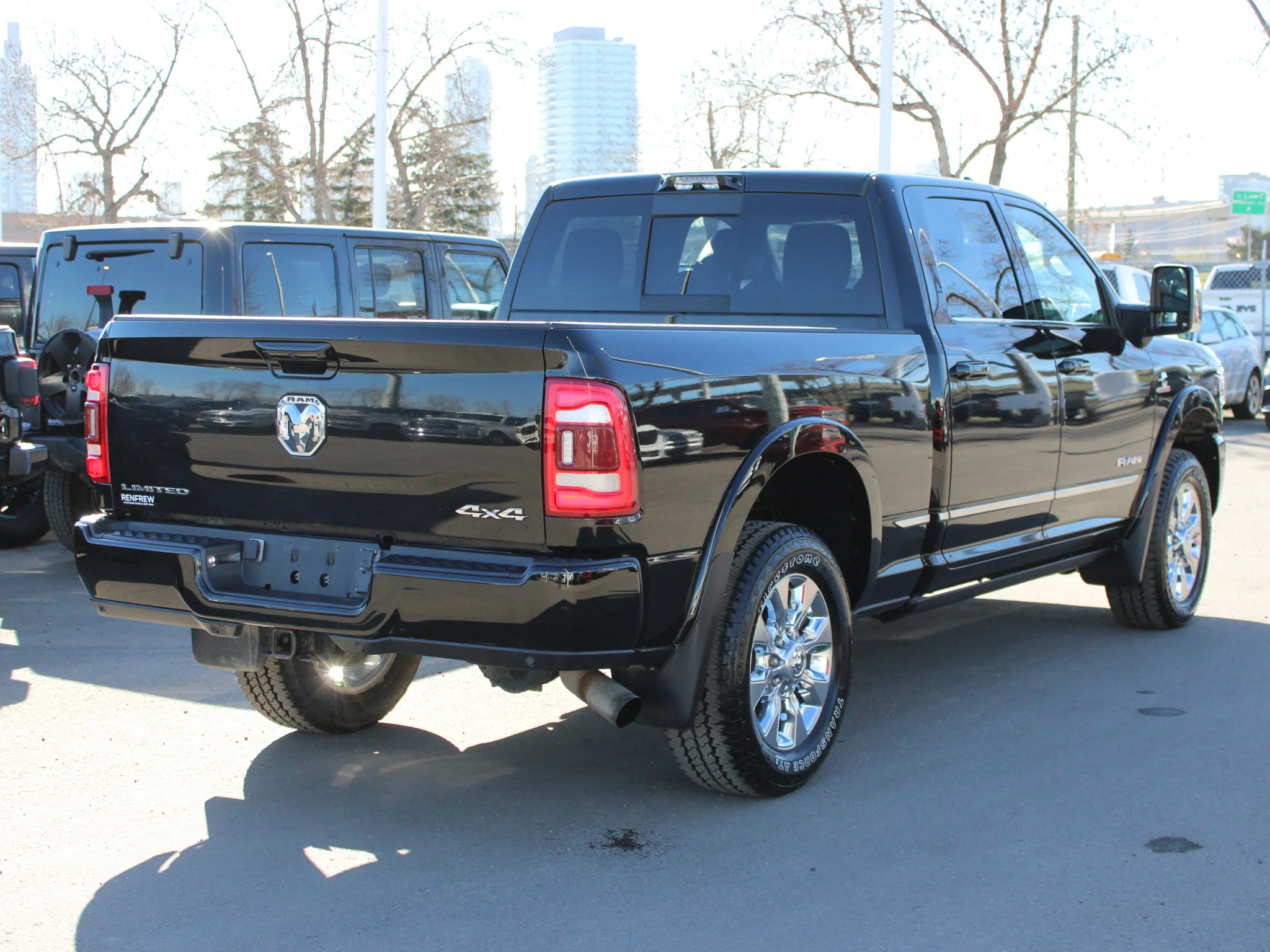 Certified Used 2023 Black RAM Limited * No Accidents | Cummins | 5th Wheel & Gooseneck | Adaptive Cruise | Running Boards image 19