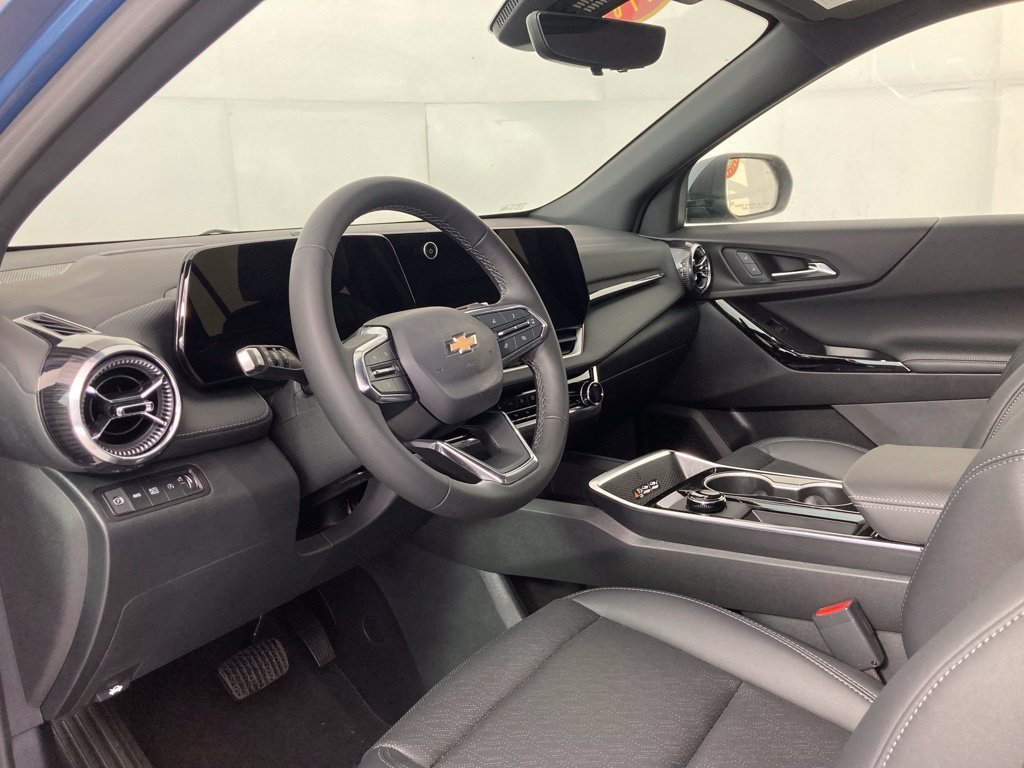 2027 Chevrolet Equinox LT - Photo 11