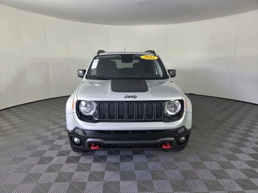 Used 2020 Glacier Metallic Clearcoat Jeep Trailhawk image 3