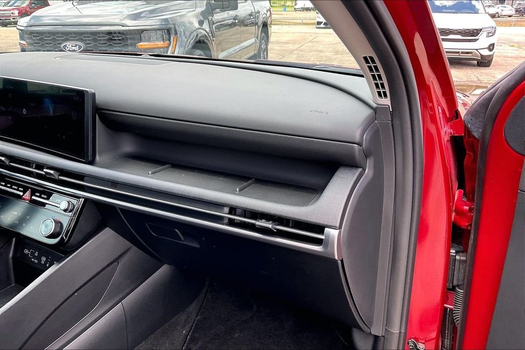 Used 2026 Red Hyundai SEL Premium image 23
