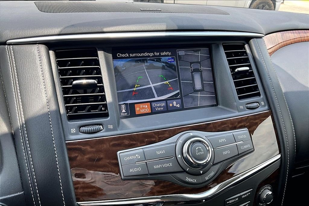 Used 2019 White Nissan Platinum image 12