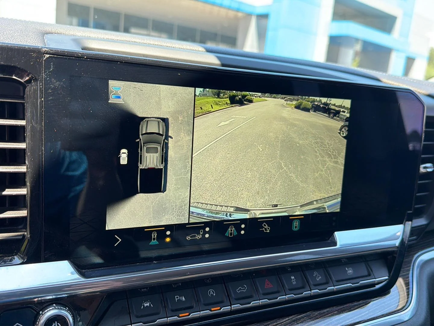 Used 2022 Quicksilver Metallic GMC Elevation image 25