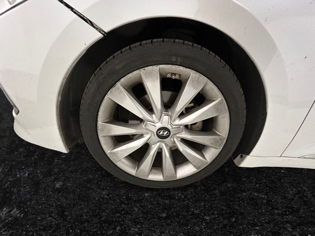 Used 2016 White Hyundai Limited image 27