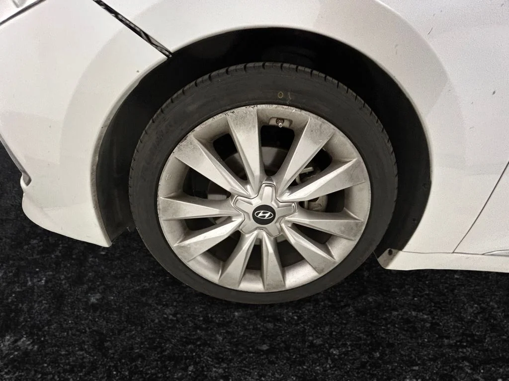 Used 2016 White Hyundai Limited image 27
