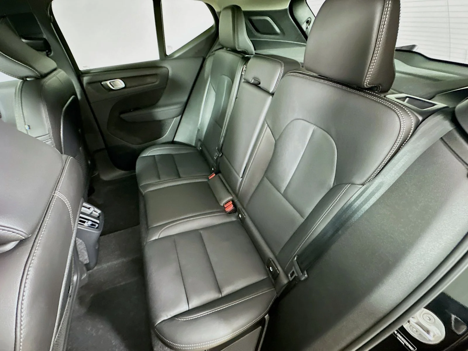 Used 2026  Volvo  image 35