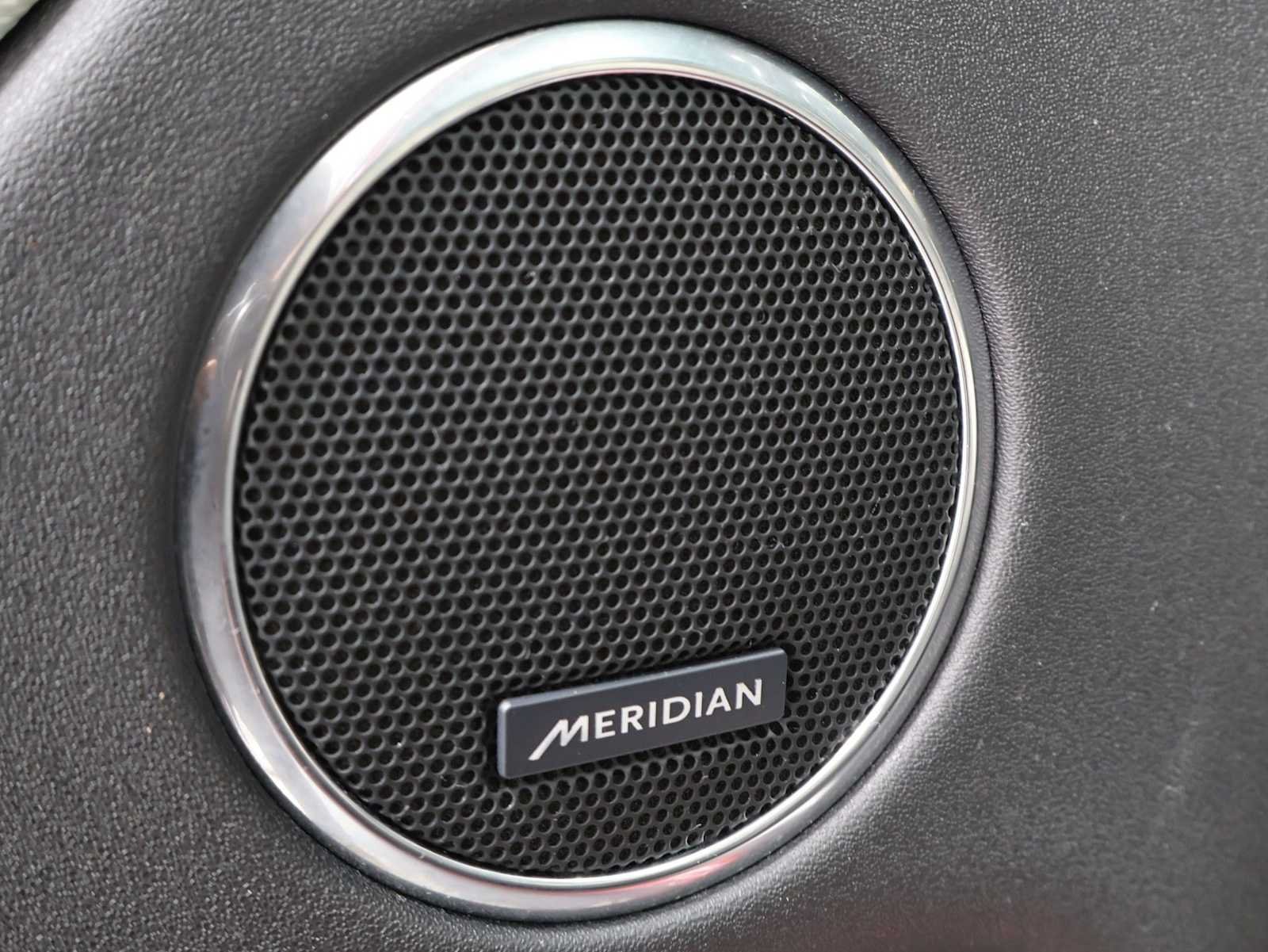Used 2022  Land Rover S R-Dynamic image 17