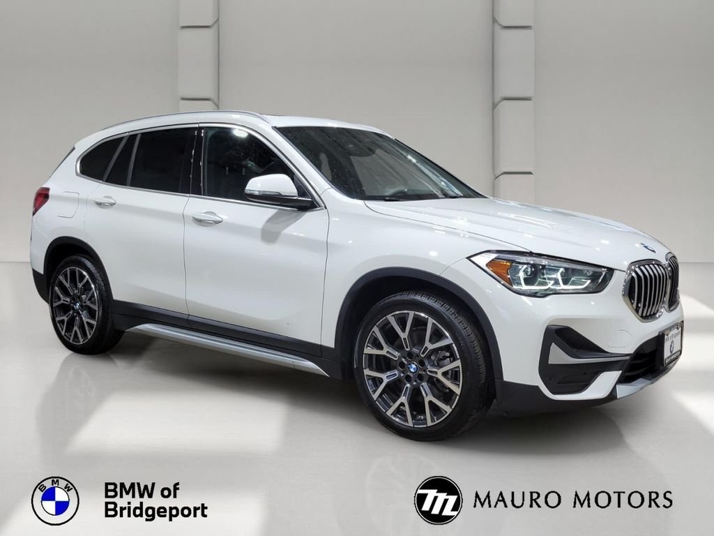 Used 2022 White BMW xDrive28i image 1