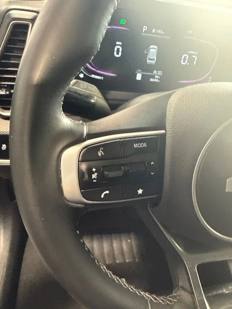 Used 2025 Green Kia LX image 34