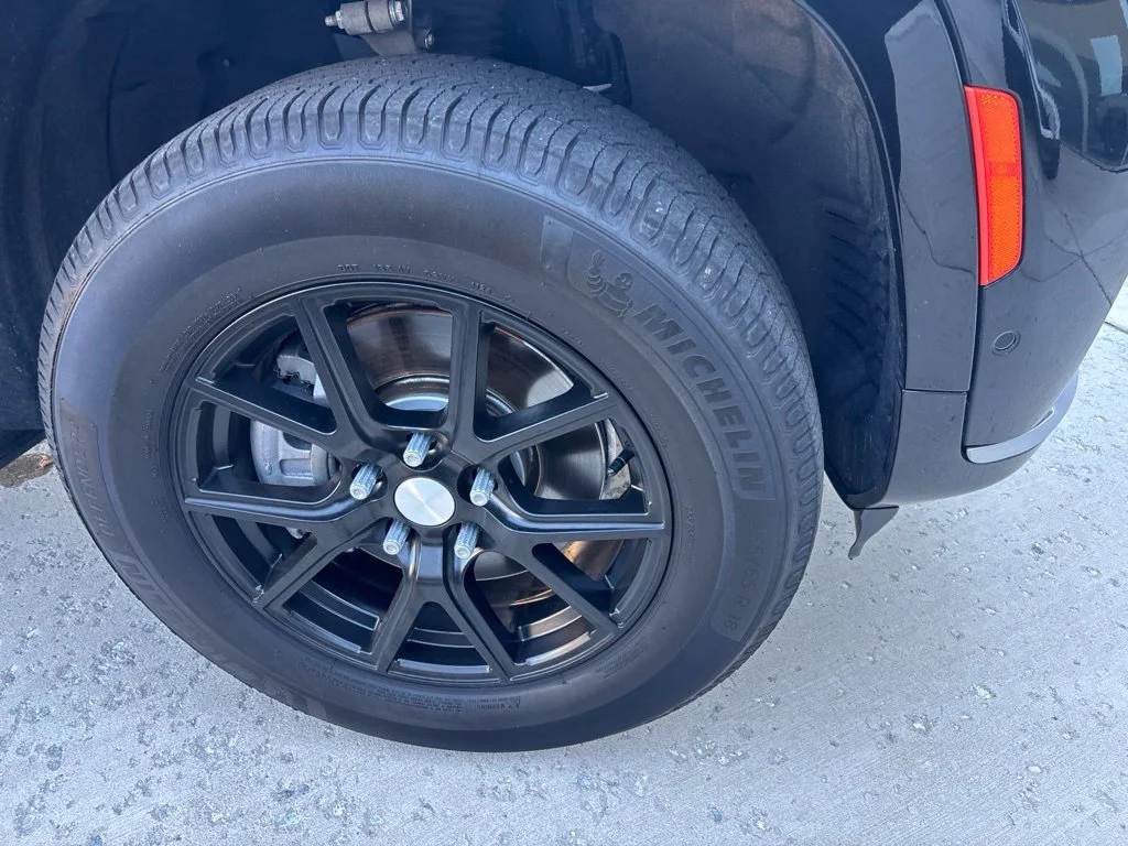 Used 2021 Black Jeep Summit image 36