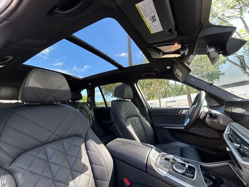 Used 2025 White BMW xDrive40i image 41