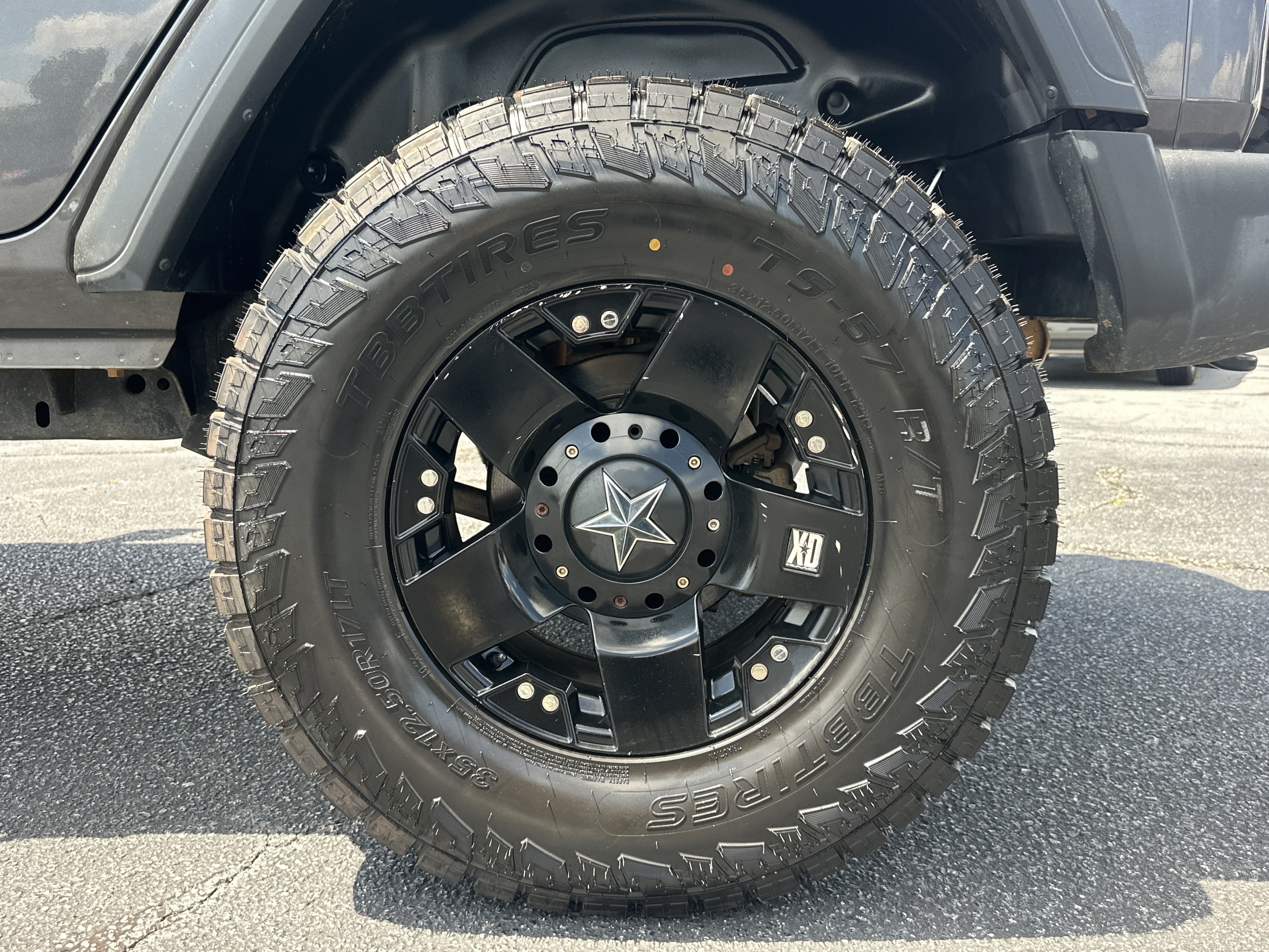 Used 2020 Granite Crystal Metallic Clearcoat Jeep Sport S image 20