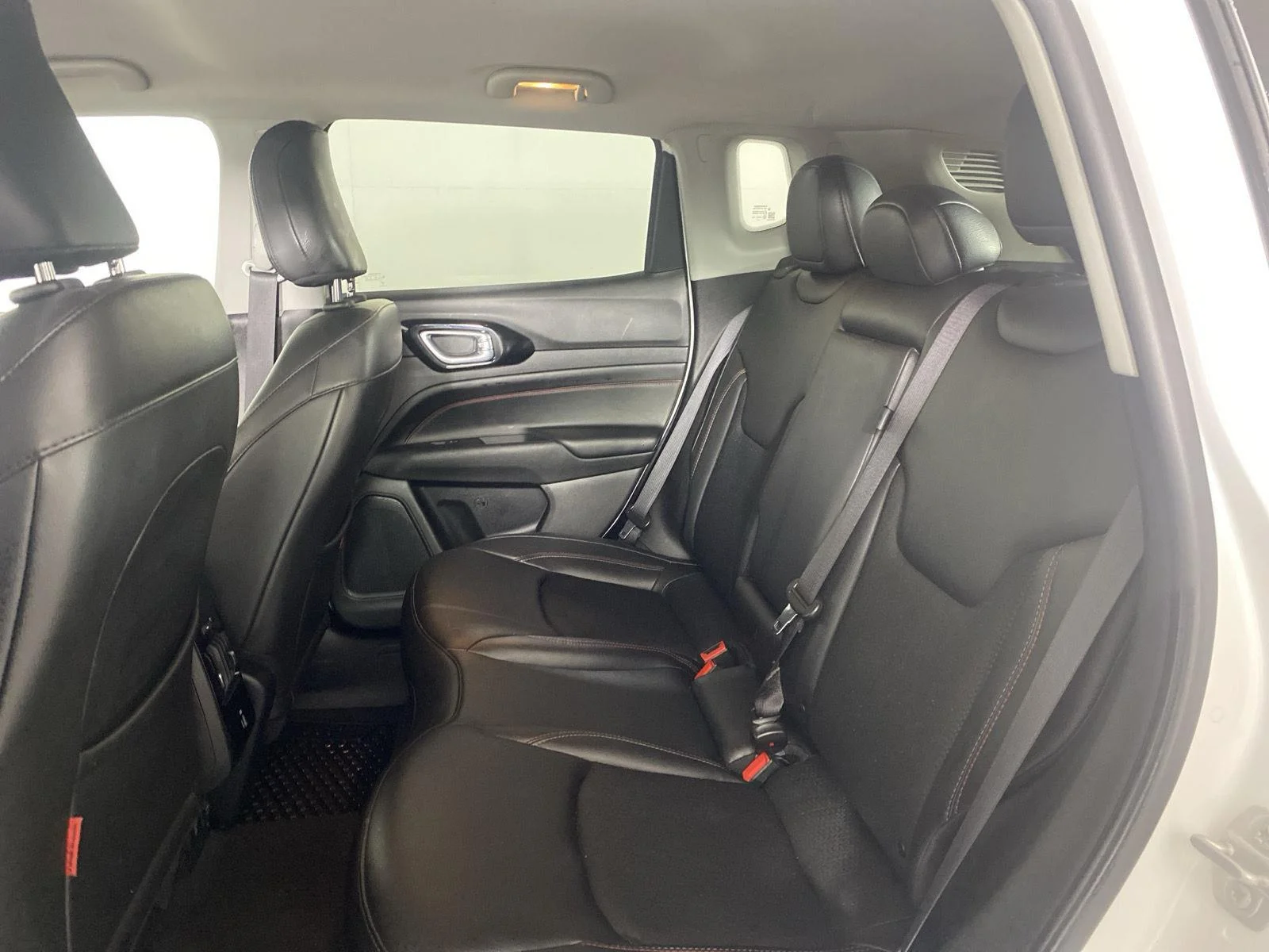 Used 2022 Bright White Clearcoat Jeep Trailhawk image 32