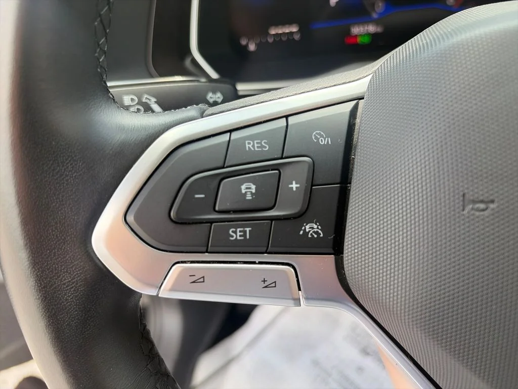 Used 2024 Black Volkswagen 1.5T S image 32