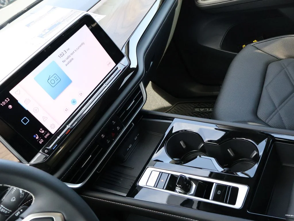New 2026 Black Volkswagen 2.0T SE w/Technology image 19