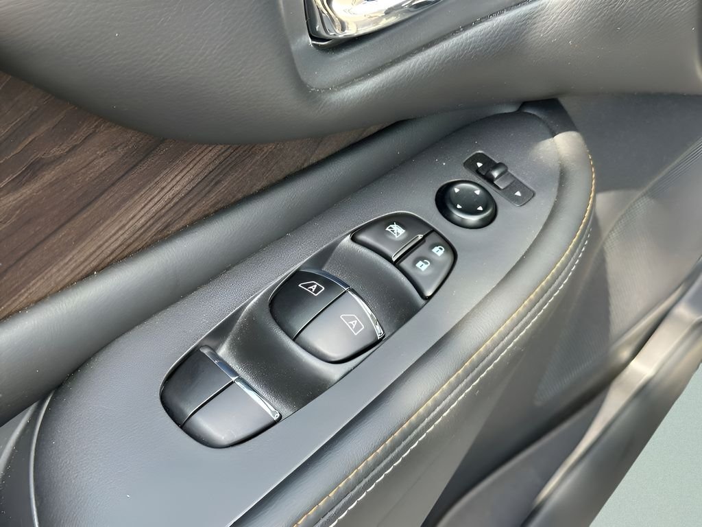 Used 2024 Black Nissan Platinum image 20