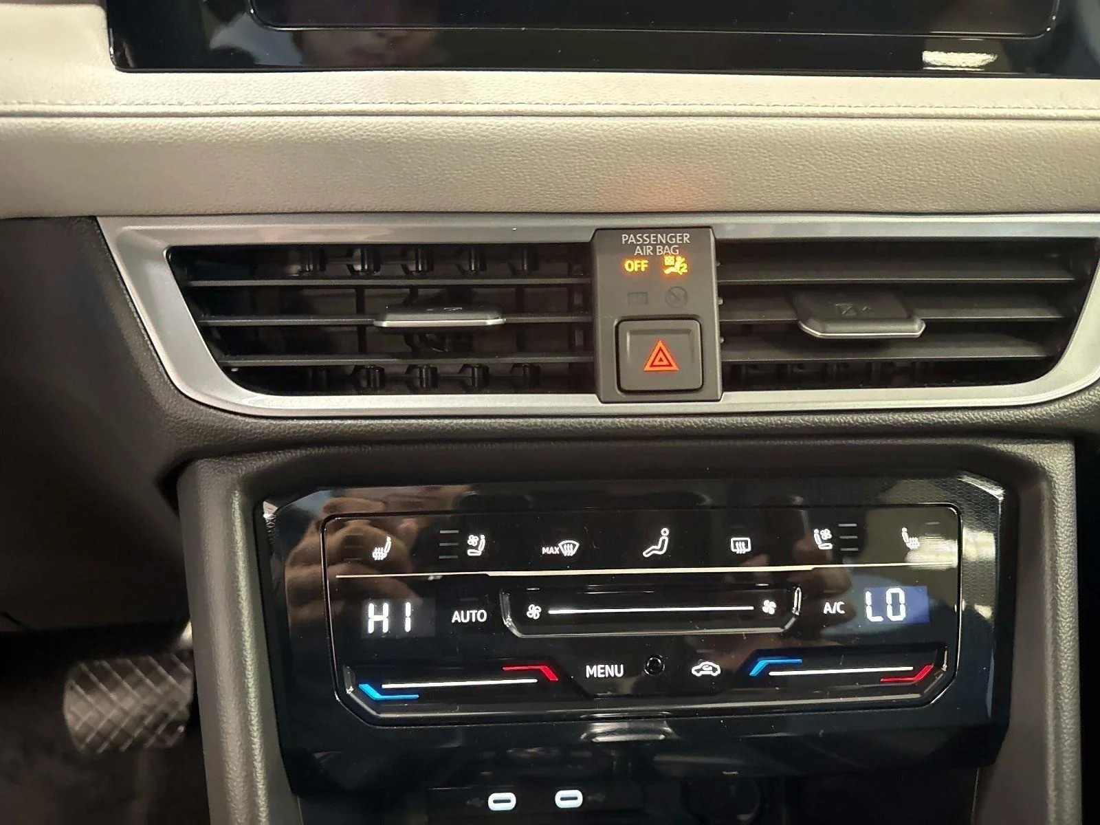 2026 Volkswagen Taos SEL - Photo 13
